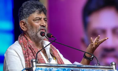 DK Shivakumar Calls Sugarcane Farmers’ Meeting on Oct 26, Seeks Centre’s Help DK Shivakumar Calls Sugarcane Farmers’ Meeting on Oct 26, Seeks Centre’s Help