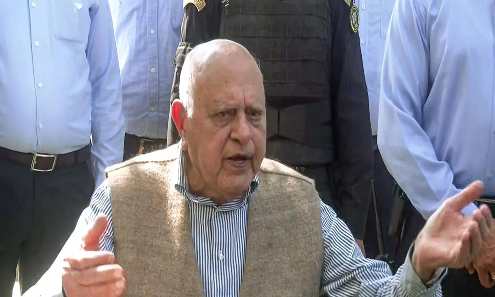 Farooq Abdullah Slams ‘Foreign Hand’ Narrative, Challenges Centre To Name Alleged External Actors Farooq Abdullah Slams ‘Foreign Hand’ Narrative, Challenges Centre To Name Alleged External Actors