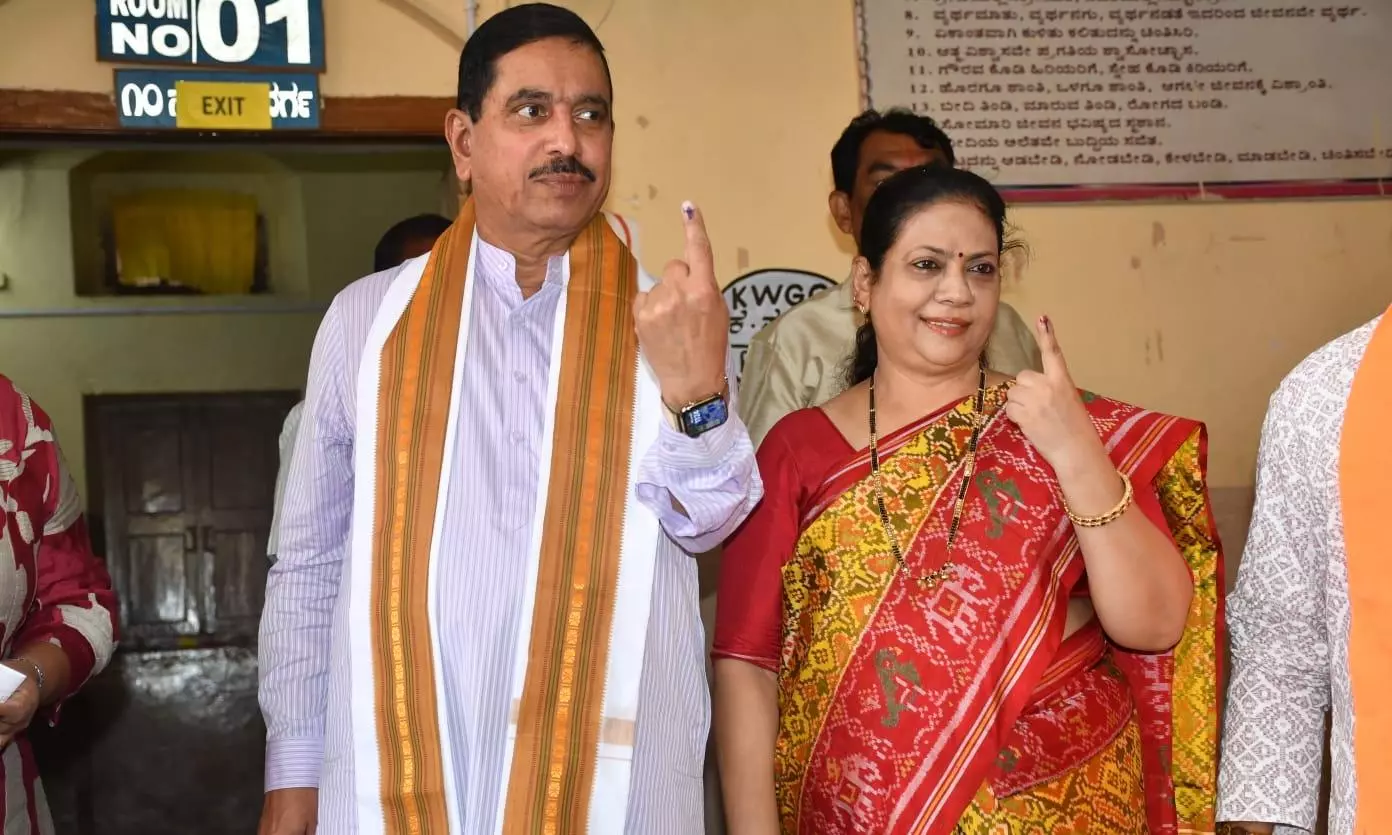 Karnataka Council Polls: North-East Teachers’ Constituency Records 86.97 Percent Turnout, West Graduates’ 75.62 Percent Karnataka Council Polls: North-East Teachers’ Constituency Records 86.97 Percent Turnout, West Graduates’ 75.62 Percent