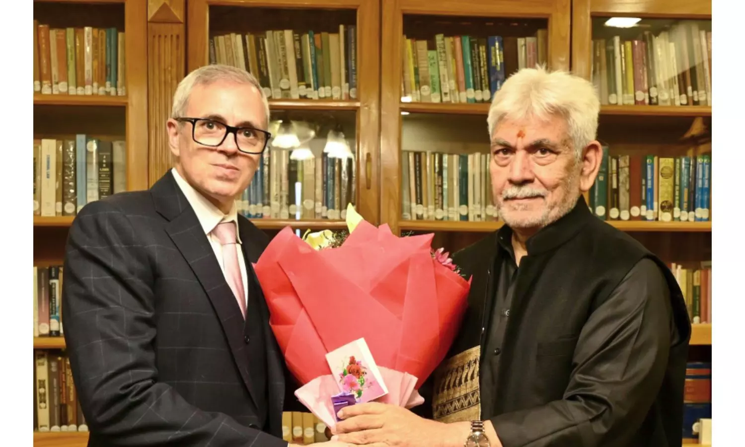 Omar Abdullah Meets L-G Manoj Sinha Ahead of Major Cabinet Reshuffle
