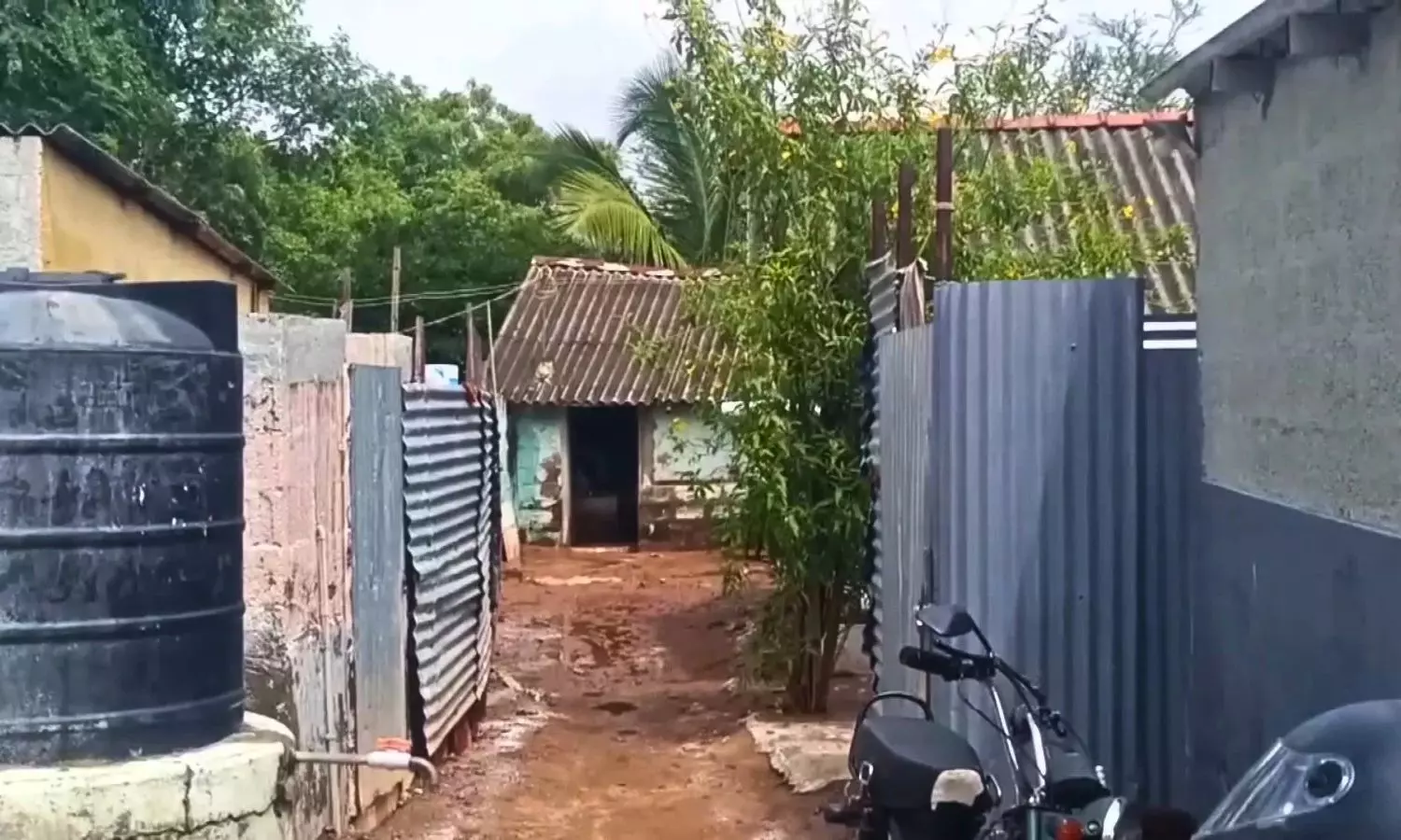 Heavy Rains Flood Over 100 Houses at TN Sri Lankan Refugee Camp Heavy Rains Flood Over 100 Houses at TN Sri Lankan Refugee Camp