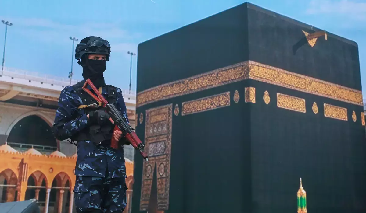 Saudi Arabia Issues Emergency Alert Over "Hostile Aerial Threat" in Mecca