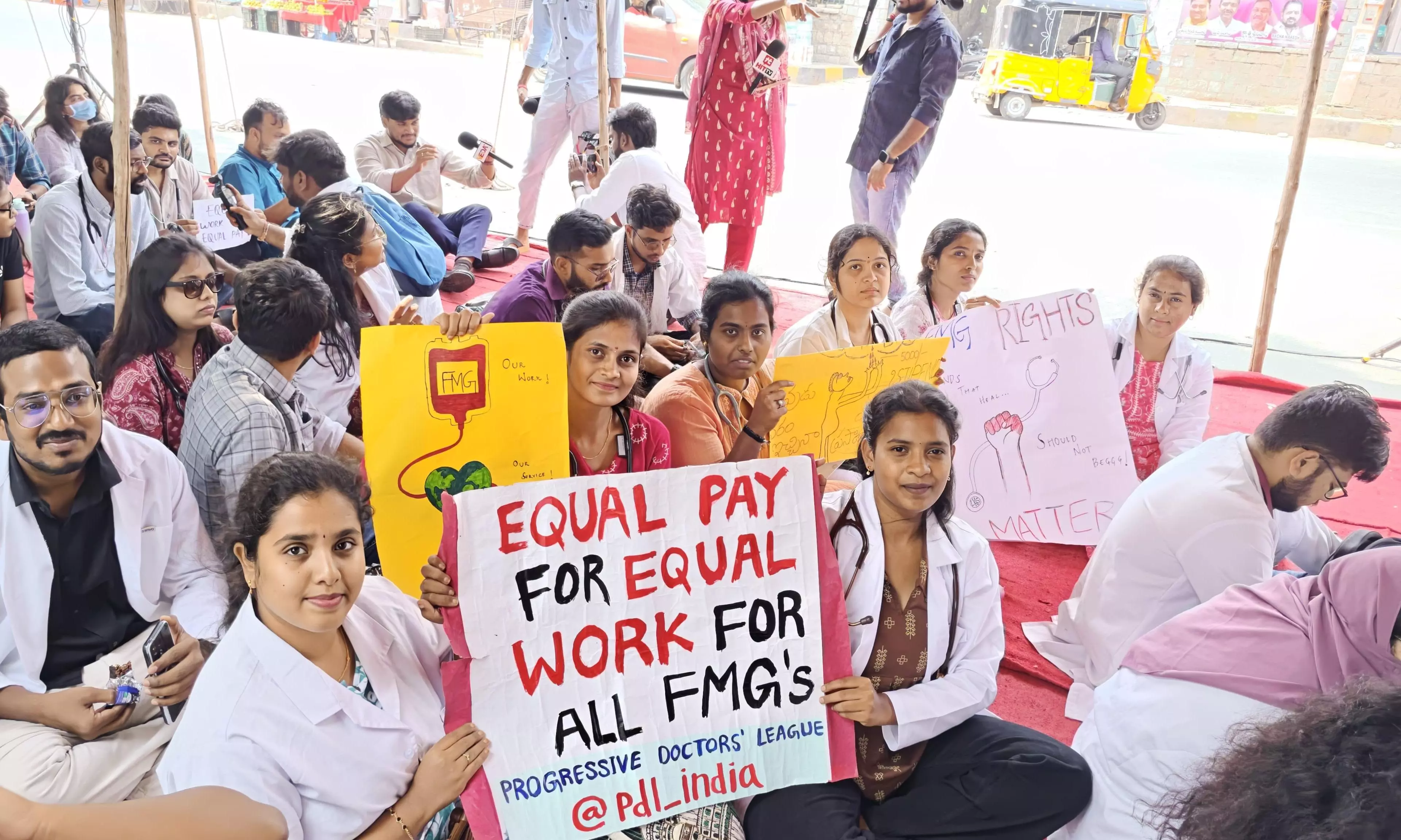 FMG Interns’ Protest Enters 17th Day Over Stipend Parity, Pending Arrears FMG Interns’ Protest Enters 17th Day Over Stipend Parity, Pending Arrears