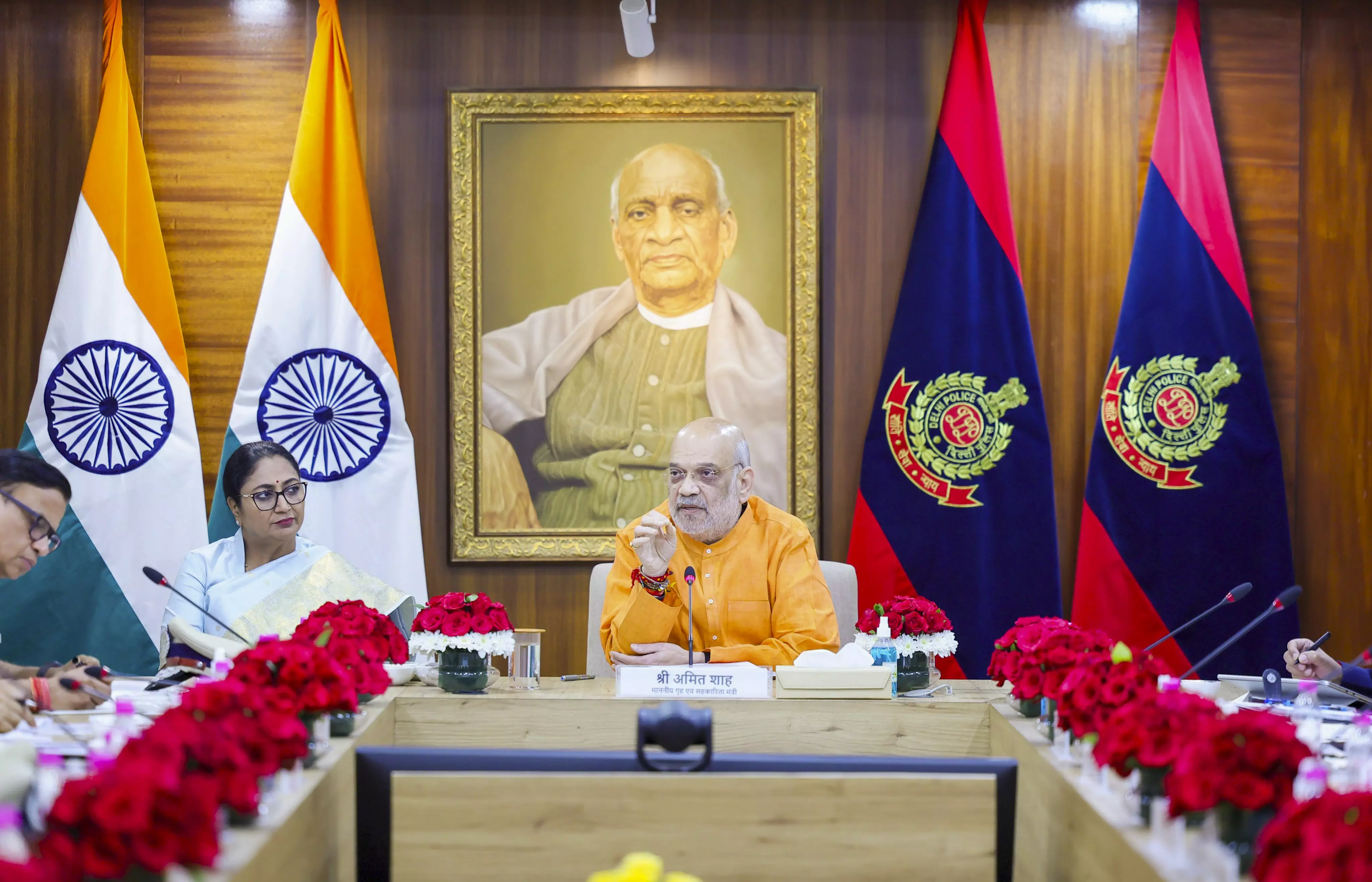 Shah Visits Delhi Police HQ Amid Law & Order Woes Shah Visits Delhi Police HQ Amid Law & Order Woes