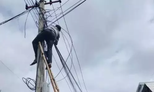 Tangled, Unused Cables Continue To Endanger Hyderabad Despite Rental Relief Tangled, Unused Cables Continue To Endanger Hyderabad Despite Rental Relief