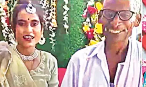 30-Year-Old Blogger Ends Engagement with 75-Year-Old Man 30-Year-Old Blogger Ends Engagement with 75-Year-Old Man