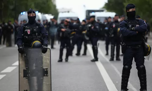 France Bans Protests in Marseille, Lyon; Paris Museums Closed After Protests France Bans Protests in Marseille, Lyon; Paris Museums Closed After Protests