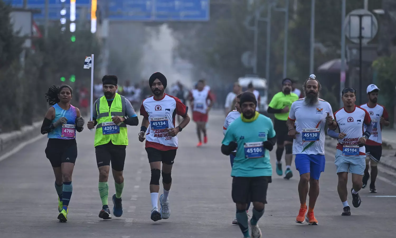 Over 2,100 Runners Take Part in Kashmir Marathon Over 2,100 Runners Take Part in Kashmir Marathon