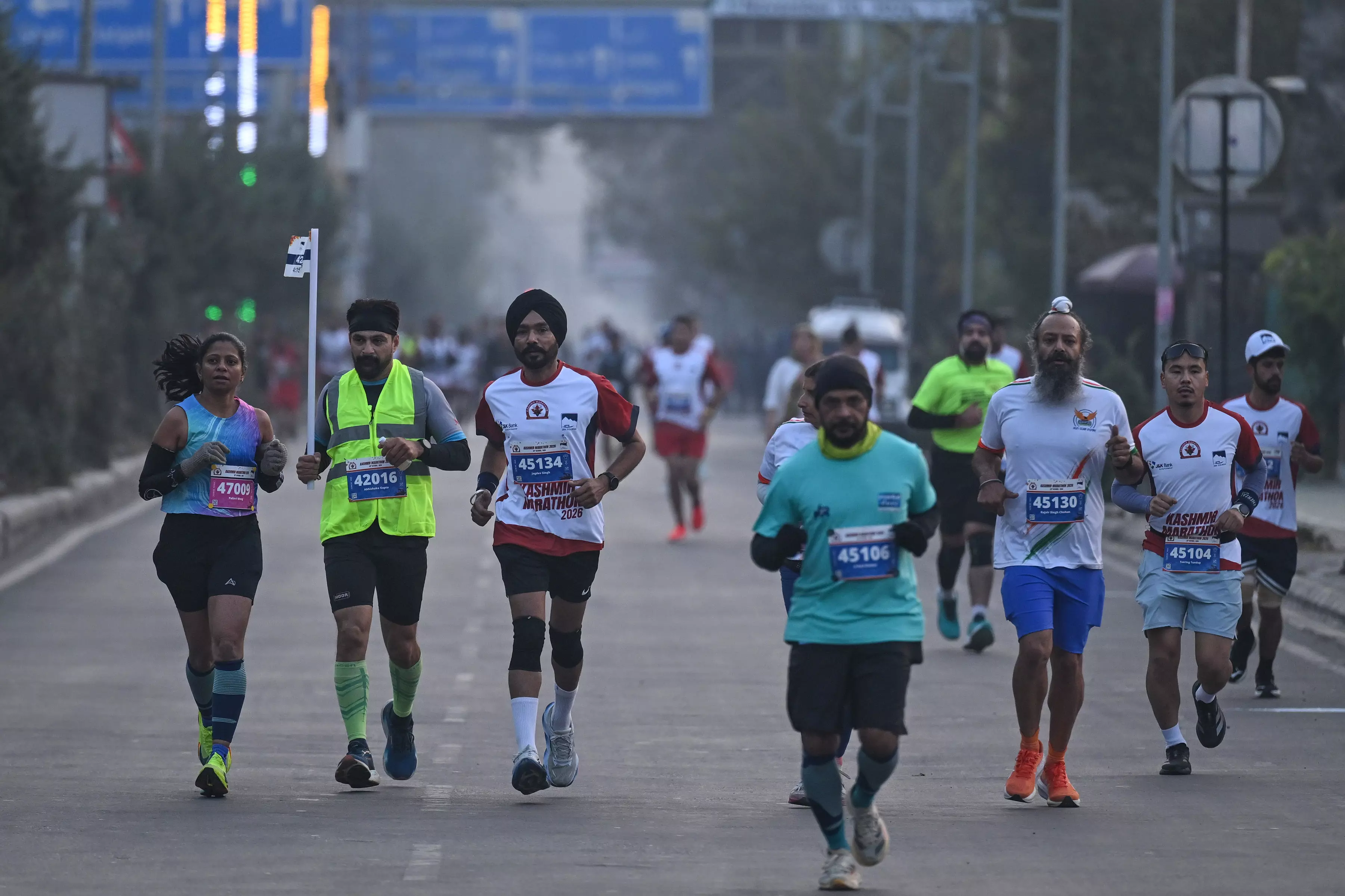 Over 2,100 Runners Take Part in Kashmir Marathon Over 2,100 Runners Take Part in Kashmir Marathon
