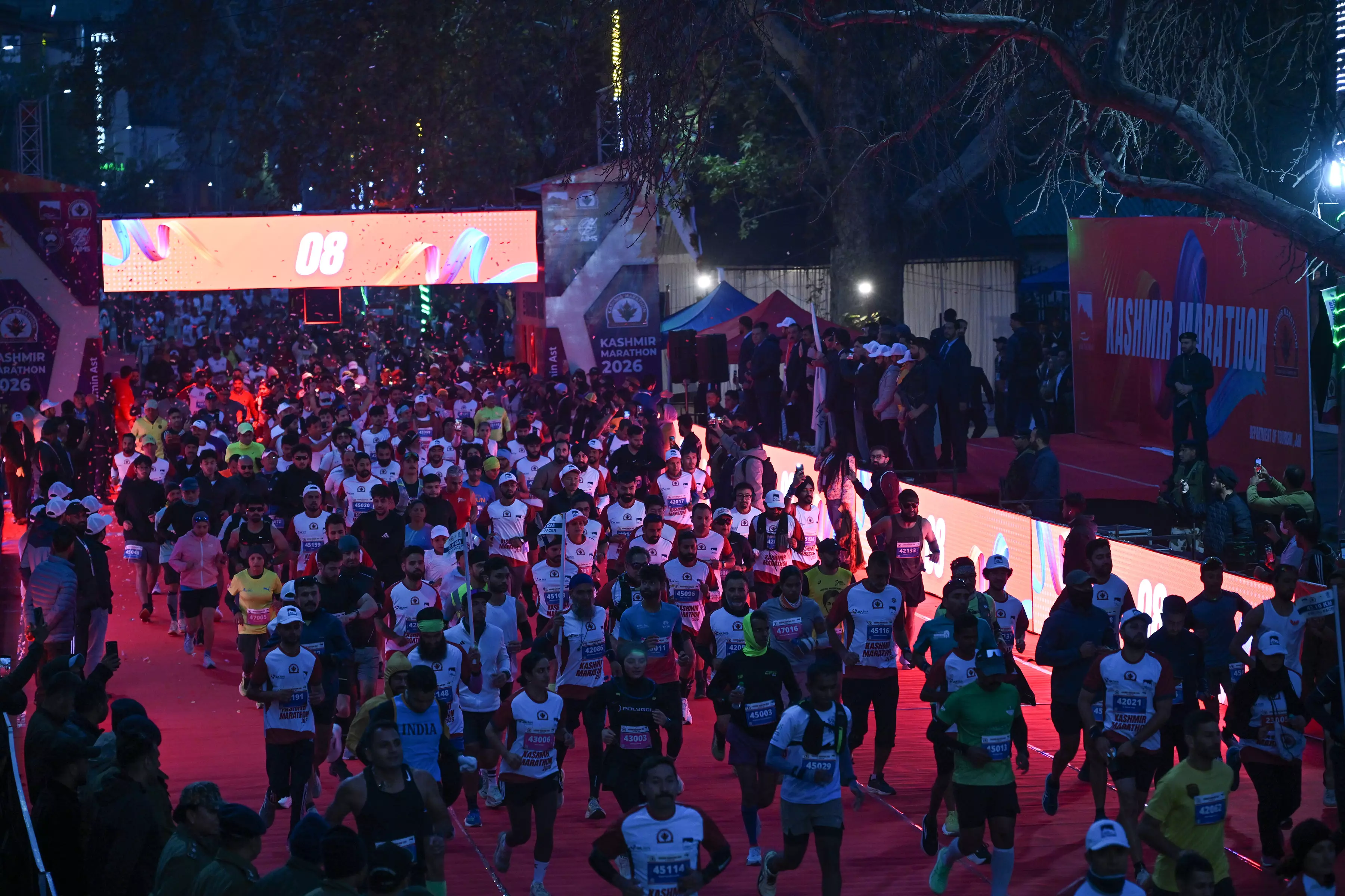 Over 2,100 Runners Take Part in Kashmir Marathon Over 2,100 Runners Take Part in Kashmir Marathon