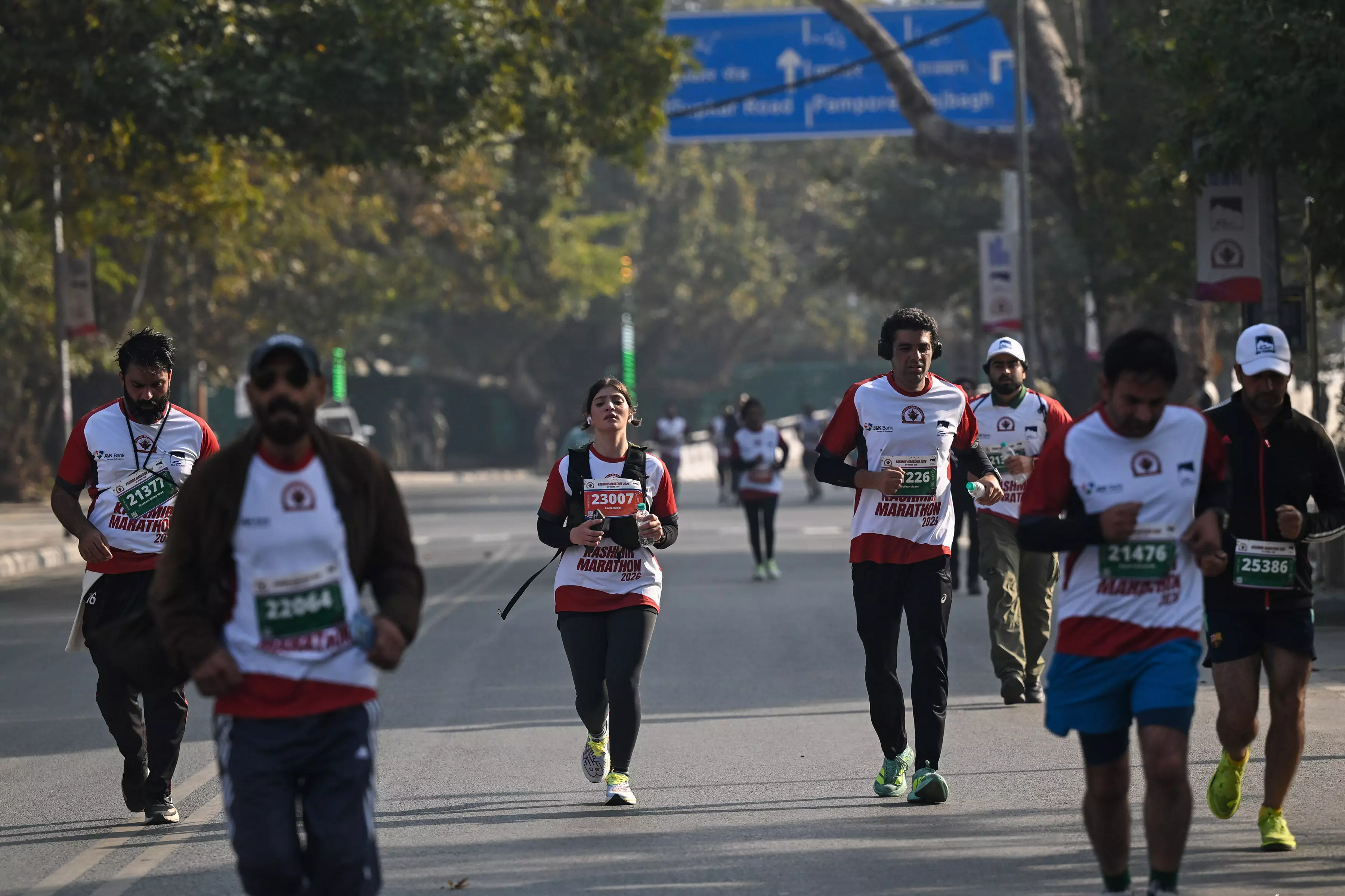Over 2,100 Runners Take Part in Kashmir Marathon Over 2,100 Runners Take Part in Kashmir Marathon