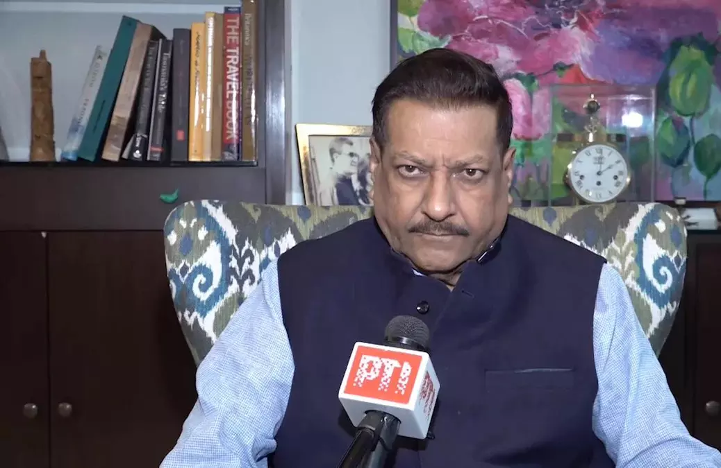 Initiate Criminal Proceeding Against CEC, Reinstate Deleted Voter Names: Prithviraj Chavan Initiate Criminal Proceeding Against CEC, Reinstate Deleted Voter Names: Prithviraj Chavan