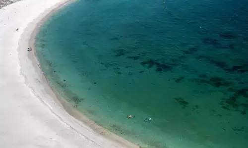 UAE Shuts More Beaches as It Deals With Oil Spill in Gulf UAE Shuts More Beaches as It Deals With Oil Spill in Gulf