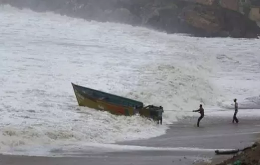 Odisha Bans Fishing, Tourist Entry in 6 Districts Ahead of Cyclone Arnab Odisha Bans Fishing, Tourist Entry in 6 Districts Ahead of Cyclone Arnab