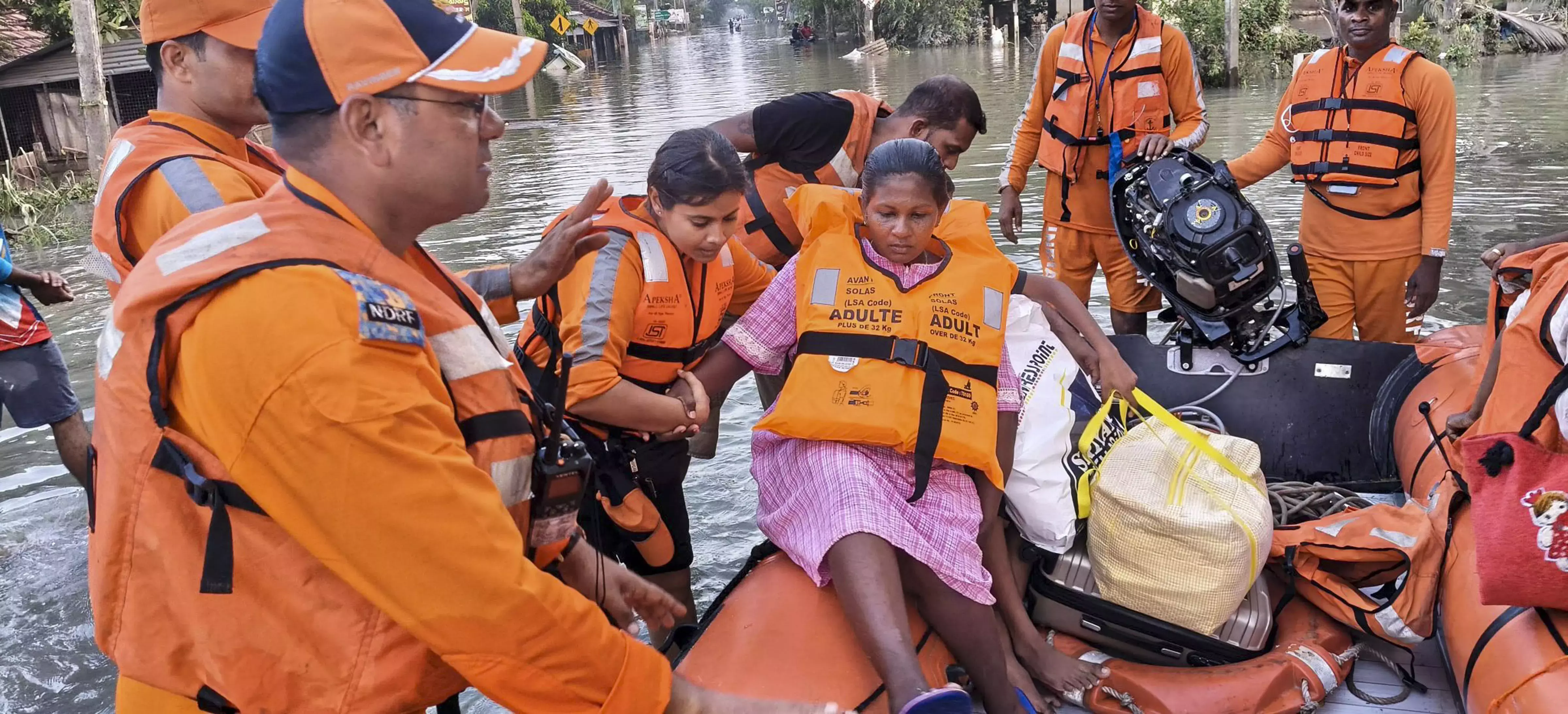 High Alert On Kakinada-Yanam Coast High Alert On Kakinada-Yanam Coast