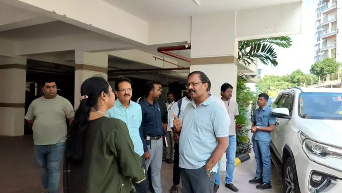MMC Commissioner Inspects Civic Works in Dammaiguda, Yapral MMC Commissioner Inspects Civic Works in Dammaiguda, Yapral