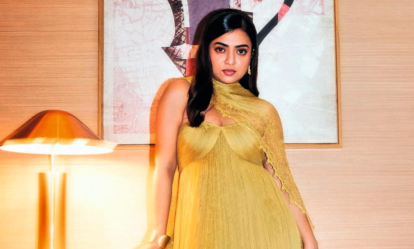 Nazriya Trolled Over Dubai Look