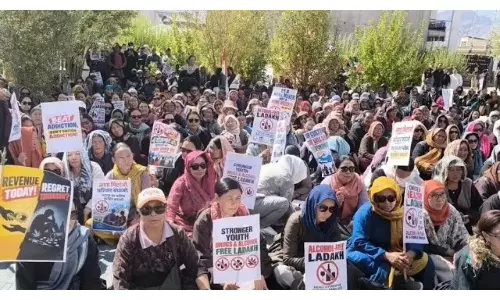 Ladakh’s Women Unite Across Faiths to Demand Total Liquor Ban Ladakh’s Women Unite Across Faiths to Demand Total Liquor Ban