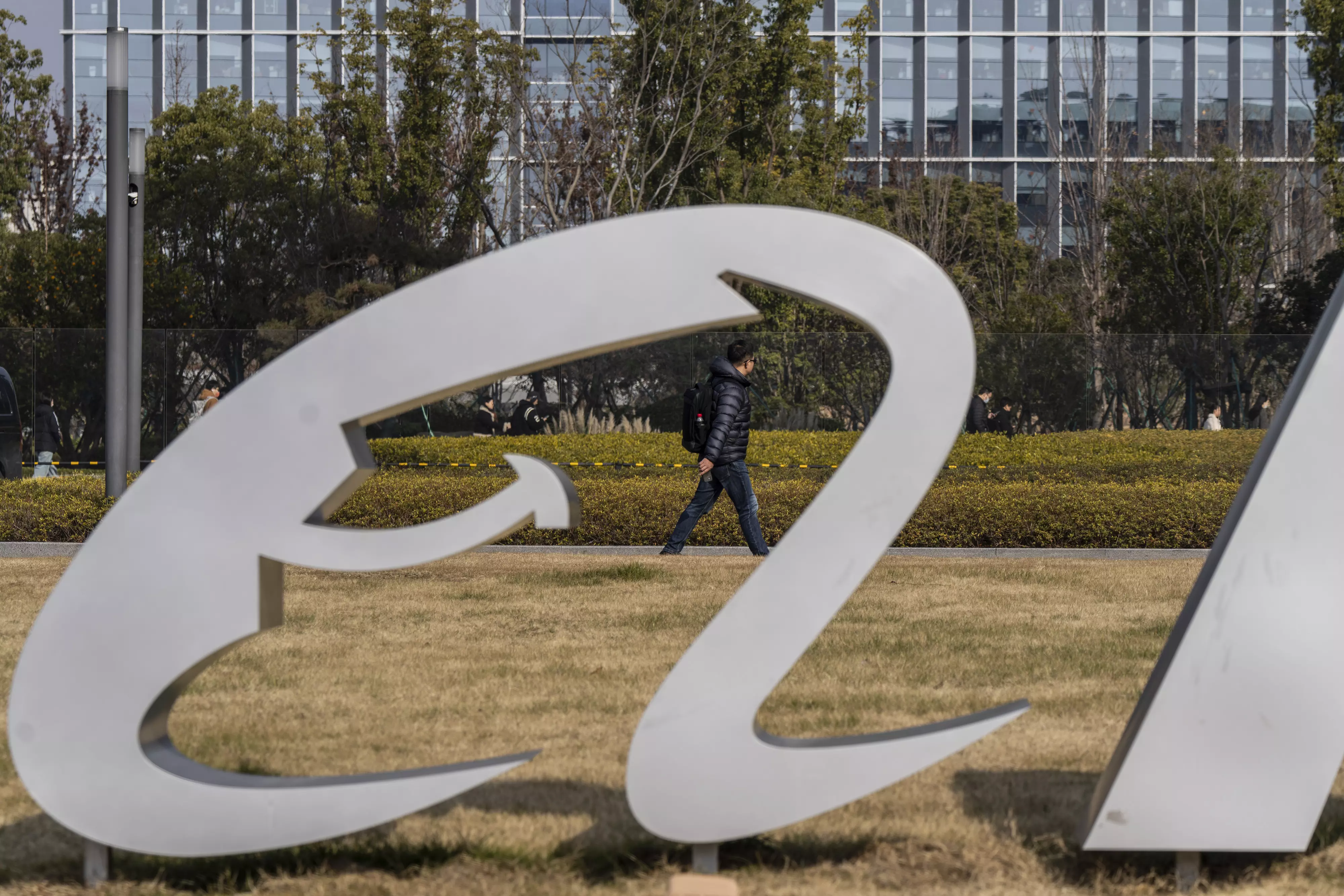 Alibaba Wins Ruling on Lobbying Ban Tied to US Blacklisting Alibaba Wins Ruling on Lobbying Ban Tied to US Blacklisting