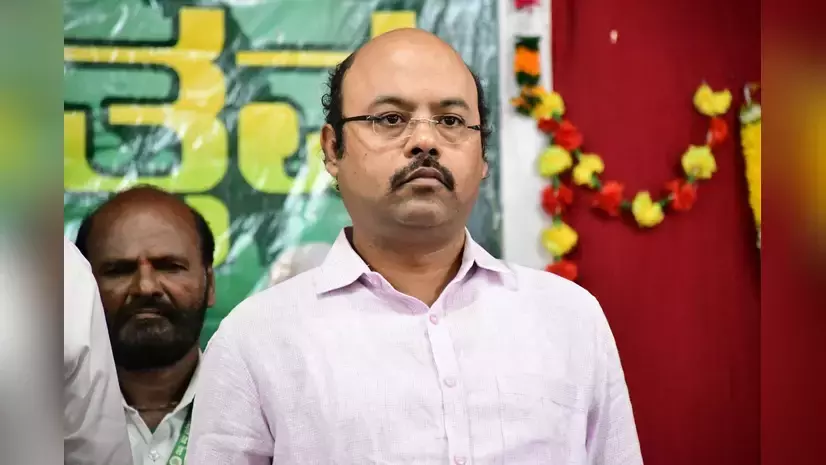 Minister Declines To Apologise To Royal Family Over His Statement That ‘Palace Lands Belongs To State Government’ Minister Declines To Apologise To Royal Family Over His Statement That ‘Palace Lands Belongs To State Government’