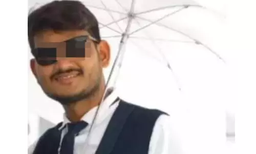 Man Dies in Road Accident on Khammam-Suryapet Highway Man Dies in Road Accident on Khammam-Suryapet Highway