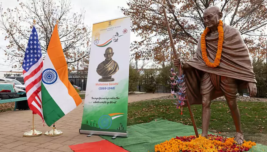 First Life-Size Mahatma Gandhi Statue Unveiled in North Dakota First Life-Size Mahatma Gandhi Statue Unveiled in North Dakota