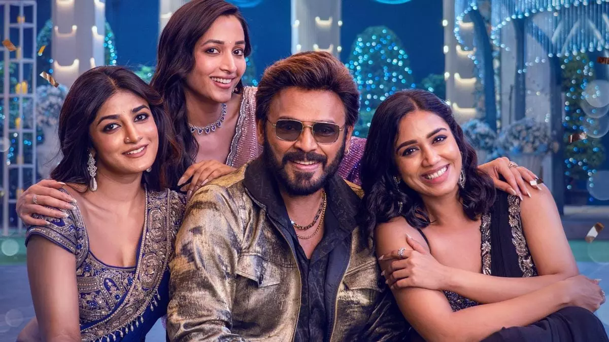 Adarsha Kutumbham Review: A Disappointing Mix of Family & Crime Adarsha Kutumbham Review: A Disappointing Mix of Family & Crime
