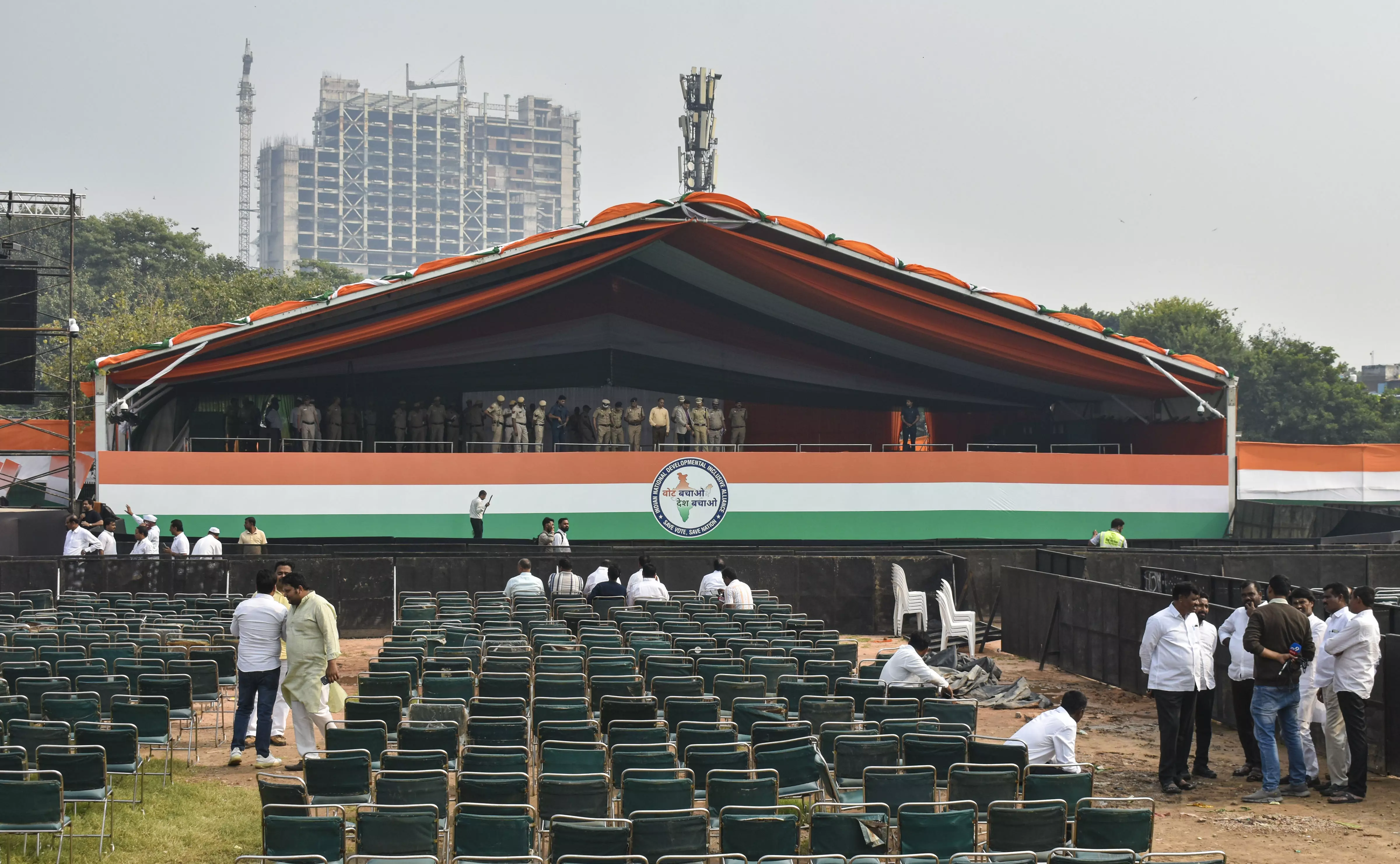 4000+ Cops, CAPF to Be Deployed for INDIA Bloc Rally at Ramlila Maidan 4000+ Cops, CAPF to Be Deployed for INDIA Bloc Rally at Ramlila Maidan