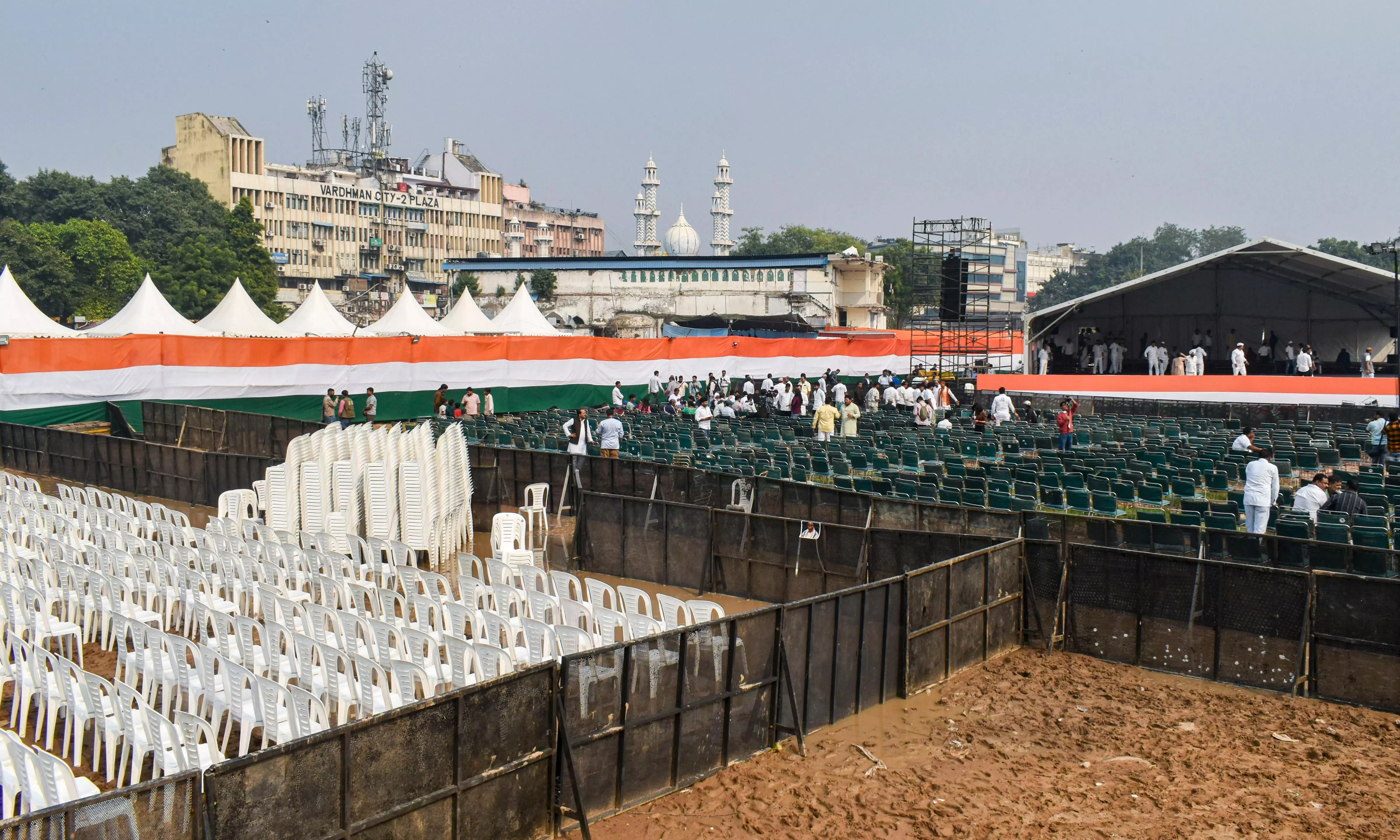 INDIA Blocs Mega Rally Set at Ramlila Maidan as Leaders, Supporters Arrive INDIA Blocs Mega Rally Set at Ramlila Maidan as Leaders, Supporters Arrive