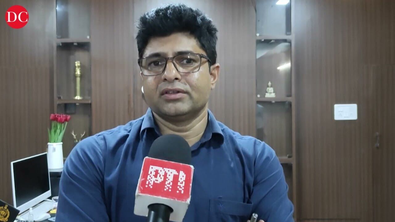 MP: Massive operation in Khandwa frees forest land from encroacher